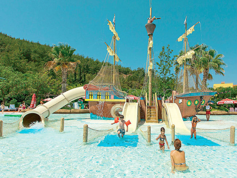 Aqua Fantasy Aquapark Hotel