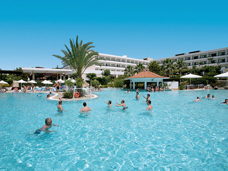 Avanti, Hotel