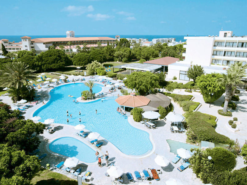 Avanti, Hotel