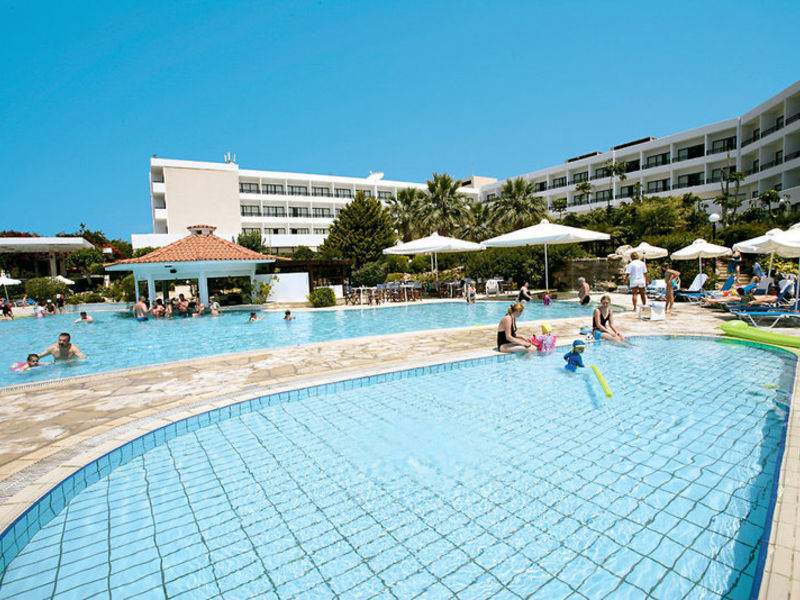 Avanti, Hotel