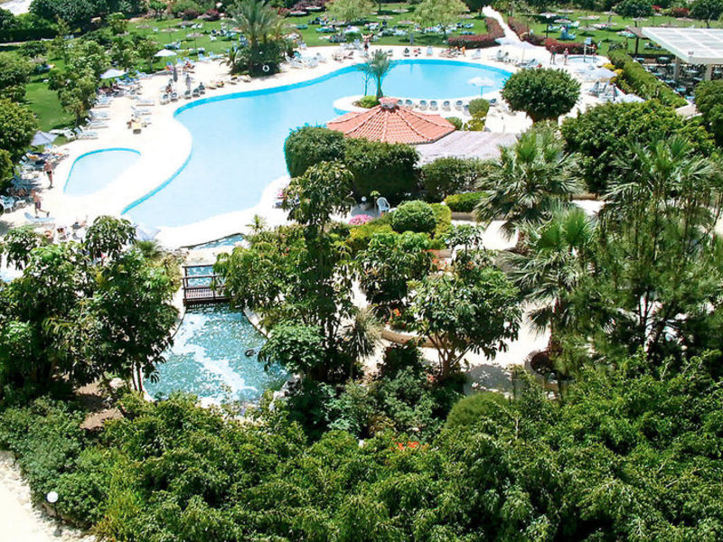 Avanti, Hotel