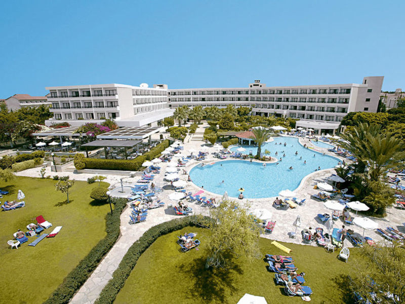 Avanti, Hotel