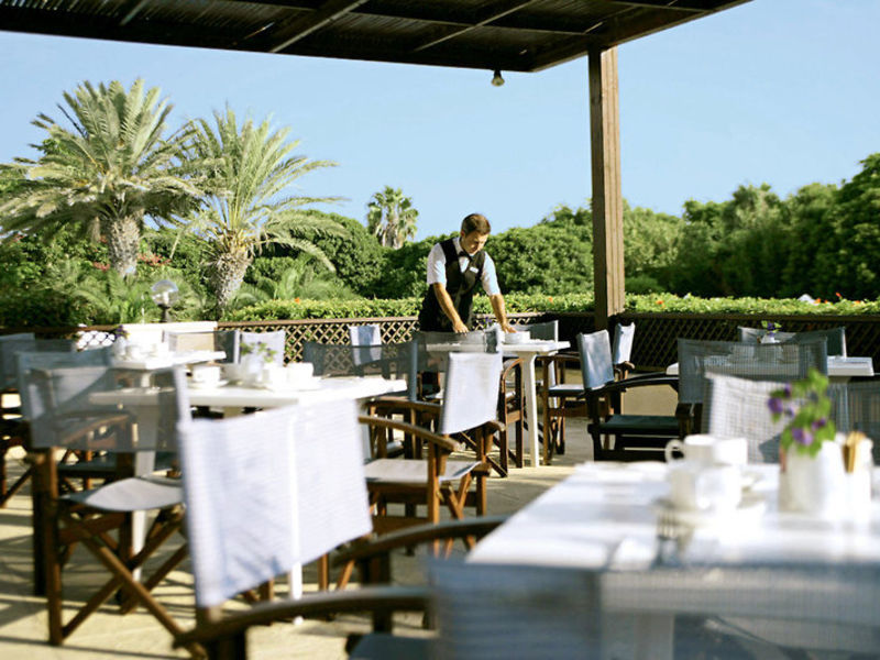 Avanti, Hotel