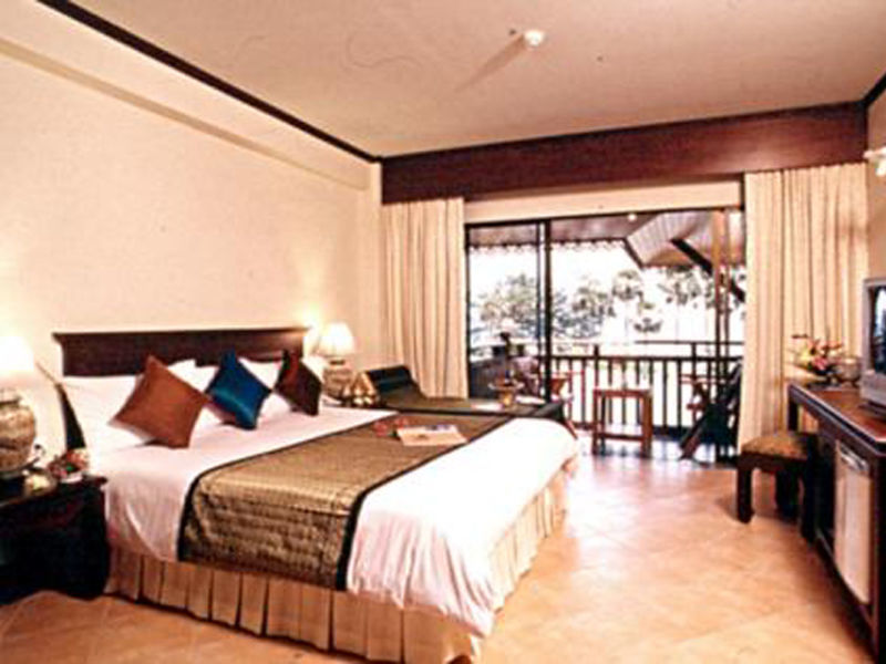Baan Karonburi Resort