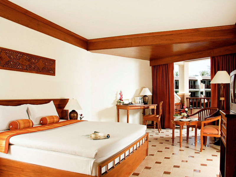 Bang Tao Beach Resort