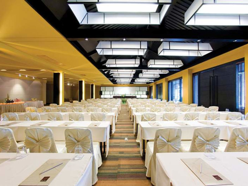 Banthai Beach Resort & Spa