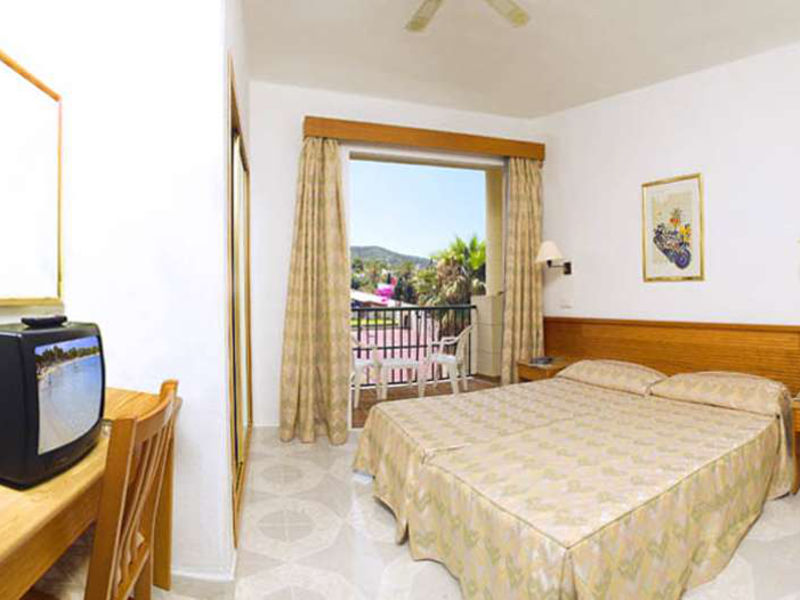 Barcelo Pueblo Ibiza Hotel