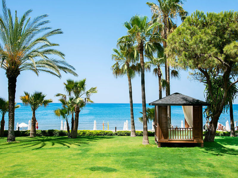 Barut Acanthus & Cennet