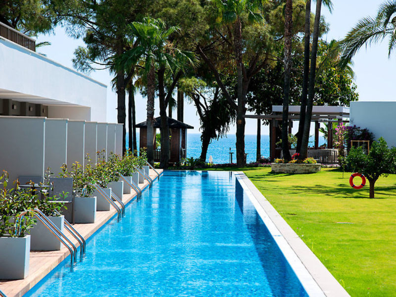 Barut Acanthus & Cennet