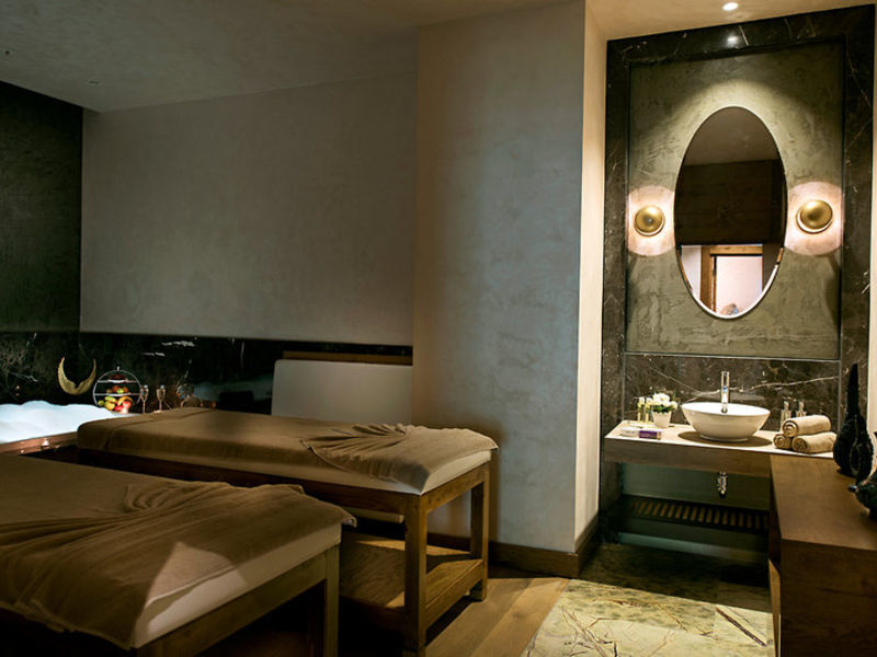 Barut Acanthus & Cennet