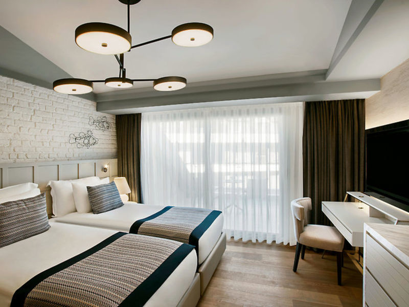 Barut Acanthus & Cennet