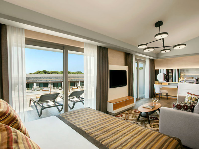 Barut Acanthus & Cennet