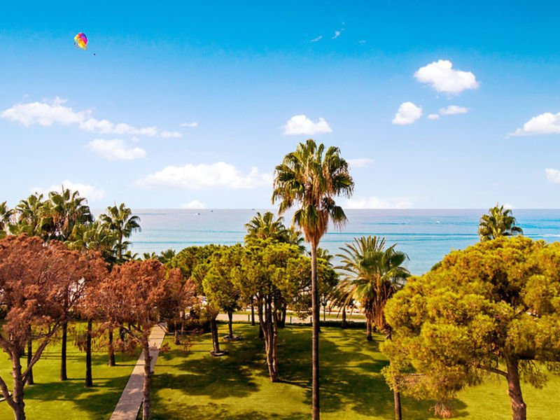 Barut Acanthus & Cennet