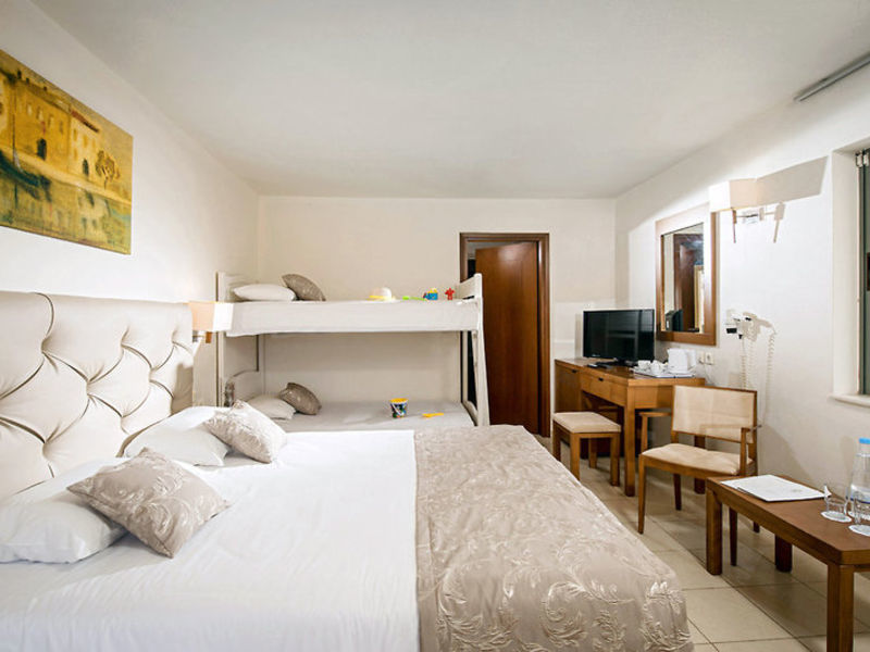 Bella Beach Hotel