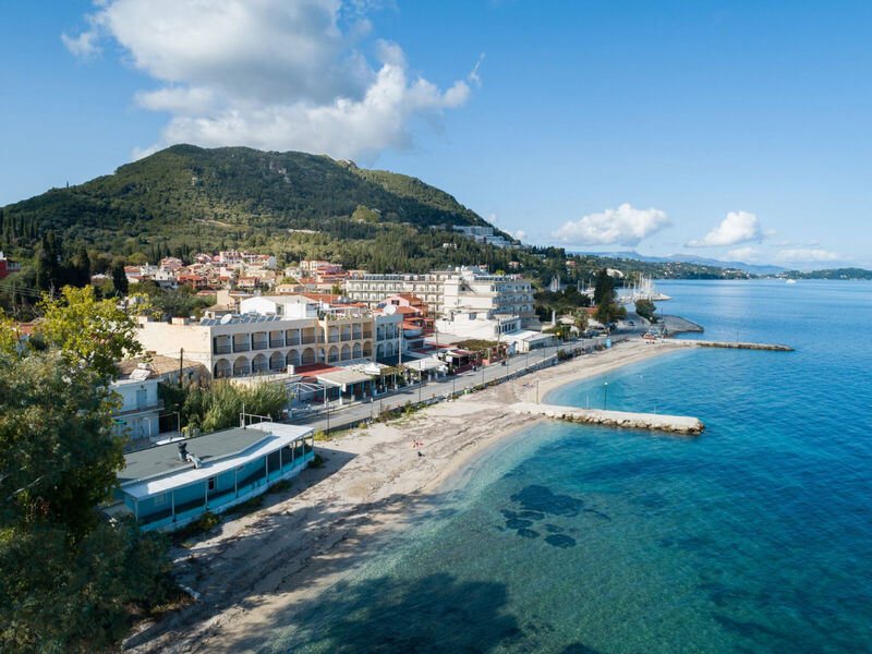 Bella Vista Beach Hotel &Amp; Studios