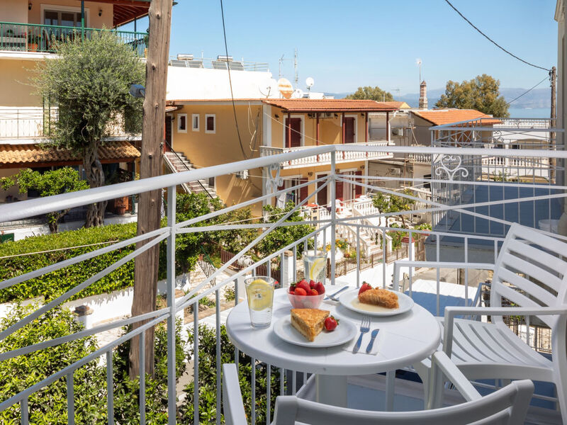 Bella Vista Beach Hotel &Amp; Studios