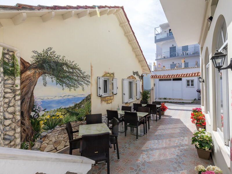 Bella Vista Beach Hotel &Amp; Studios