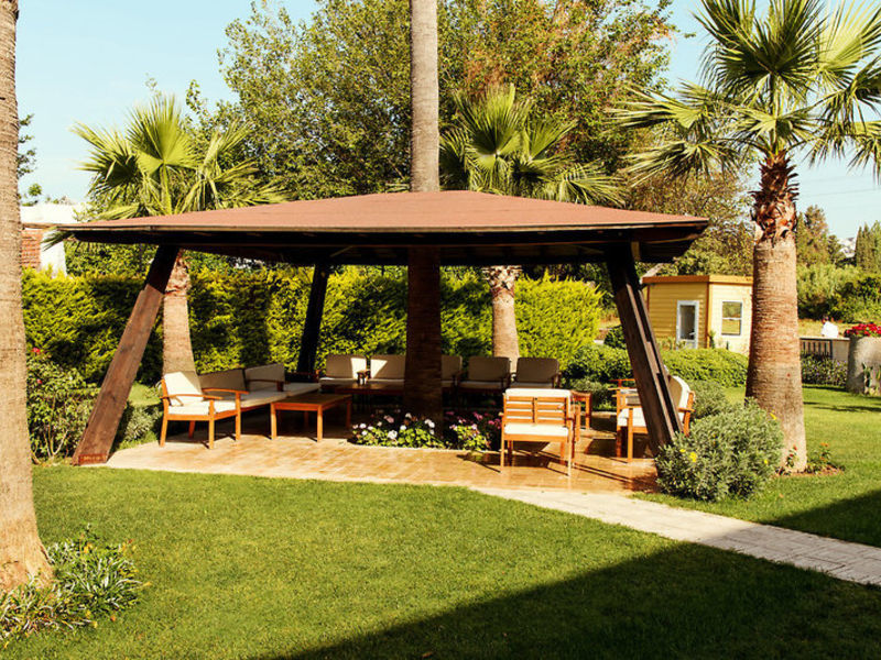 Bitez Garden Life