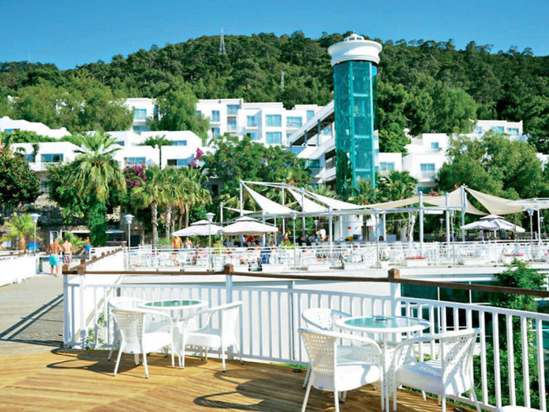 Blue Dreams Resort