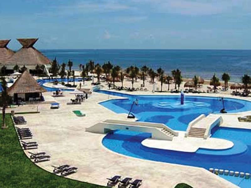 BlueBay Grand Esmeralda