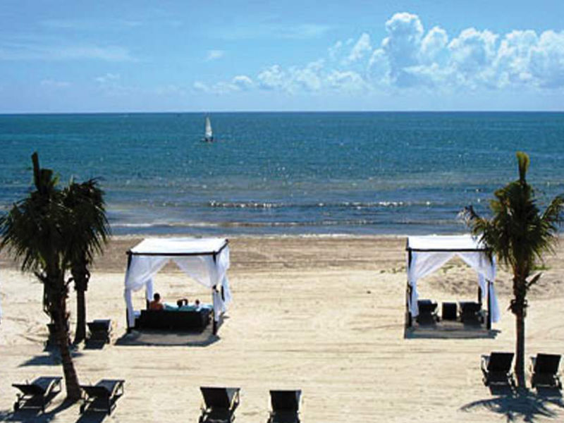 BlueBay Grand Esmeralda