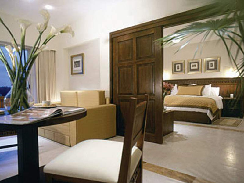 BlueBay Grand Esmeralda