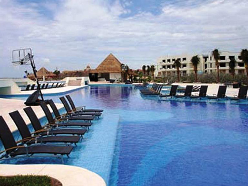 BlueBay Grand Esmeralda