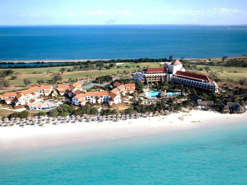 Breezes Bella Costa