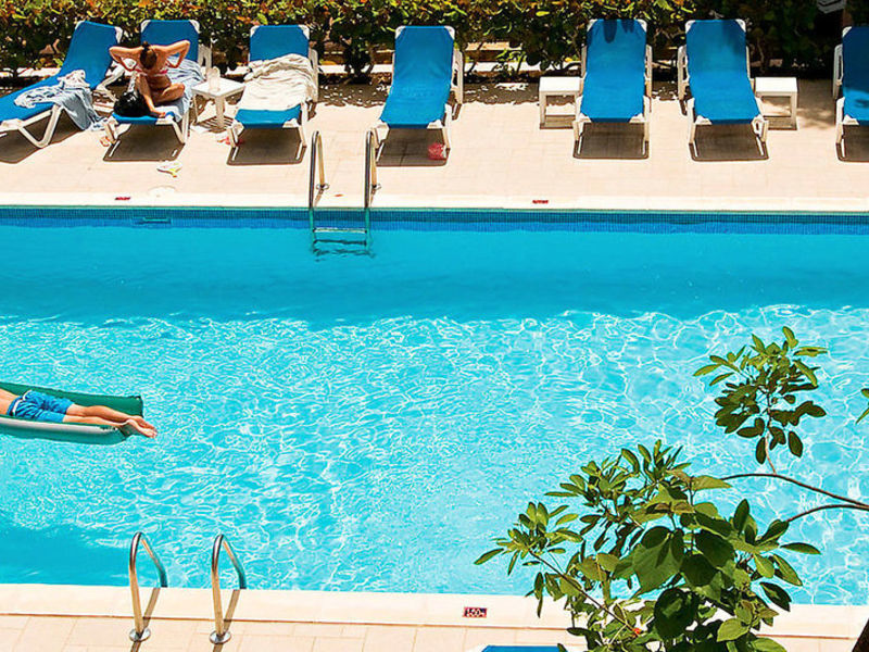 Butterfly Beach Hotel