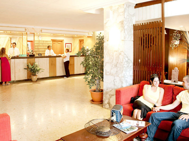 Calma Hotel