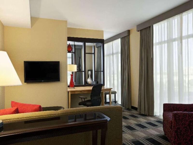 Cambria Hotel Miami Airport - Blue Lagoon