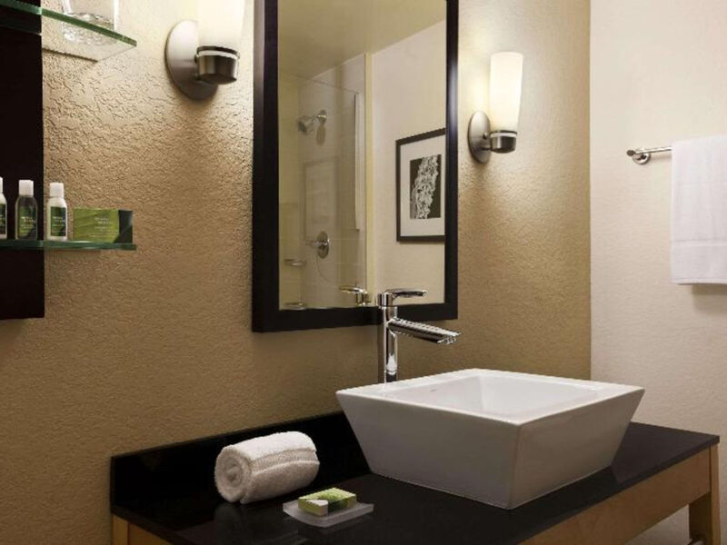 Cambria Hotel Miami Airport - Blue Lagoon