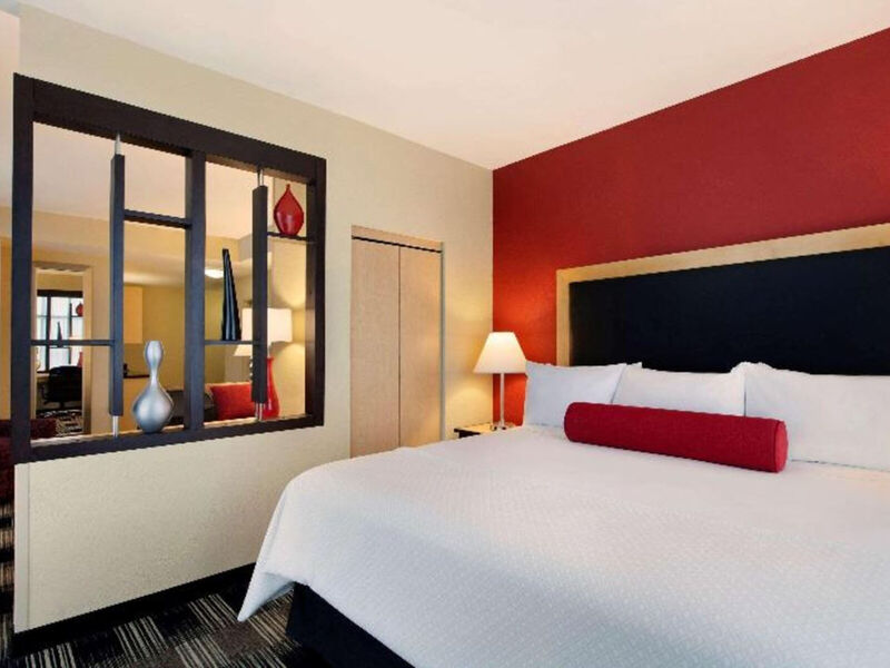 Cambria Hotel Miami Airport - Blue Lagoon