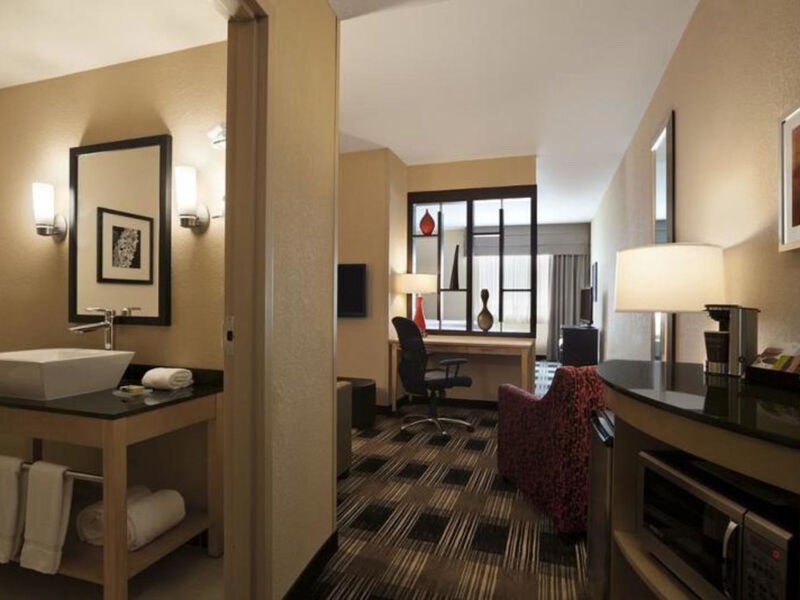 Cambria Hotel Miami Airport - Blue Lagoon