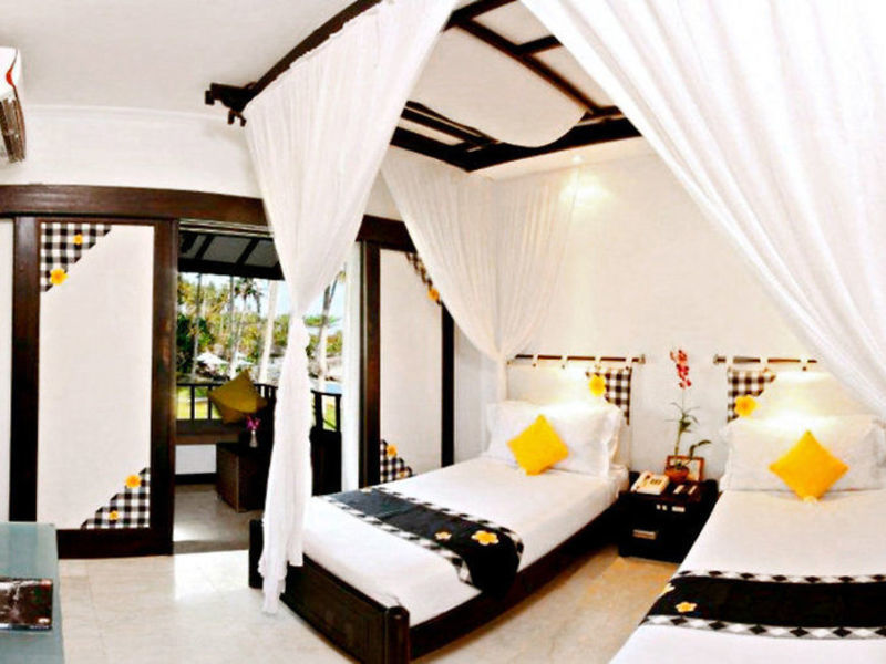 Candi Beach Cottages