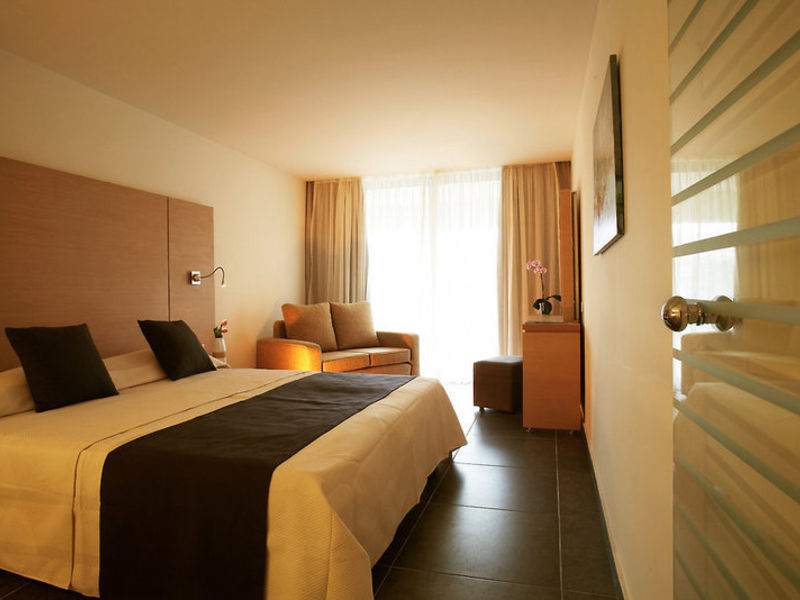 Carda Beach Hotel