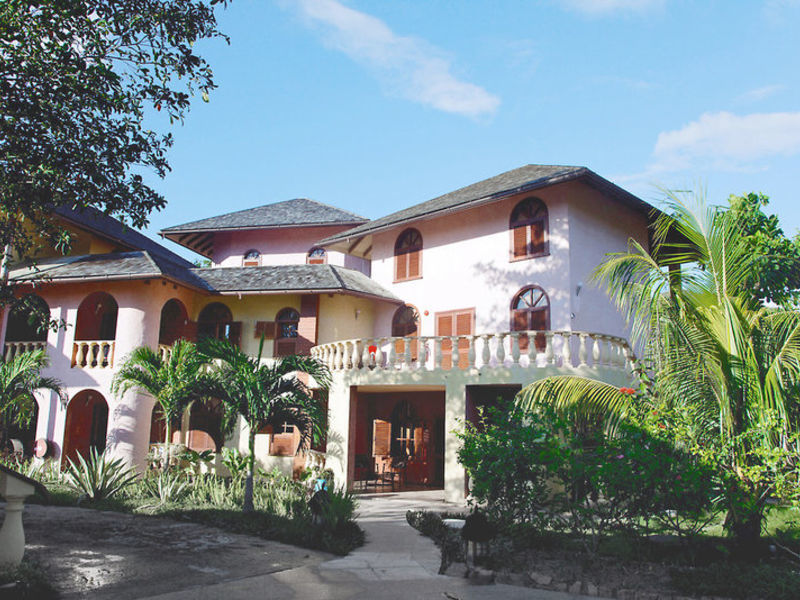 Castello Beach Hotel