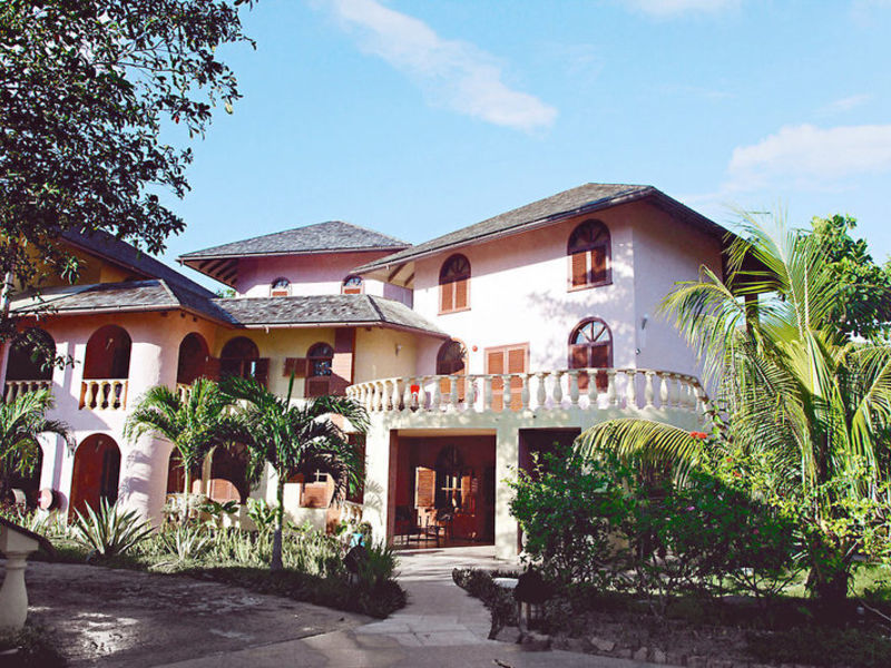 Castello Beach Hotel