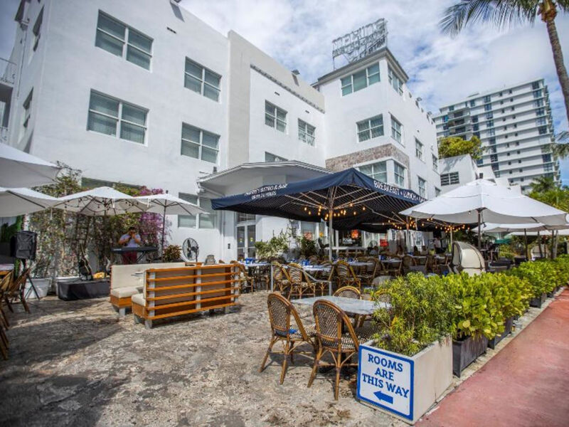 Catalina Hotel
