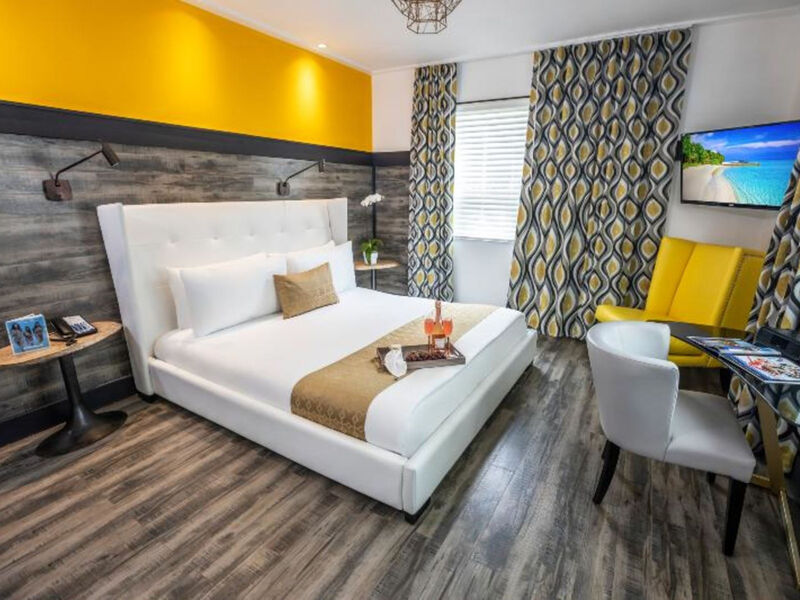 Catalina Hotel