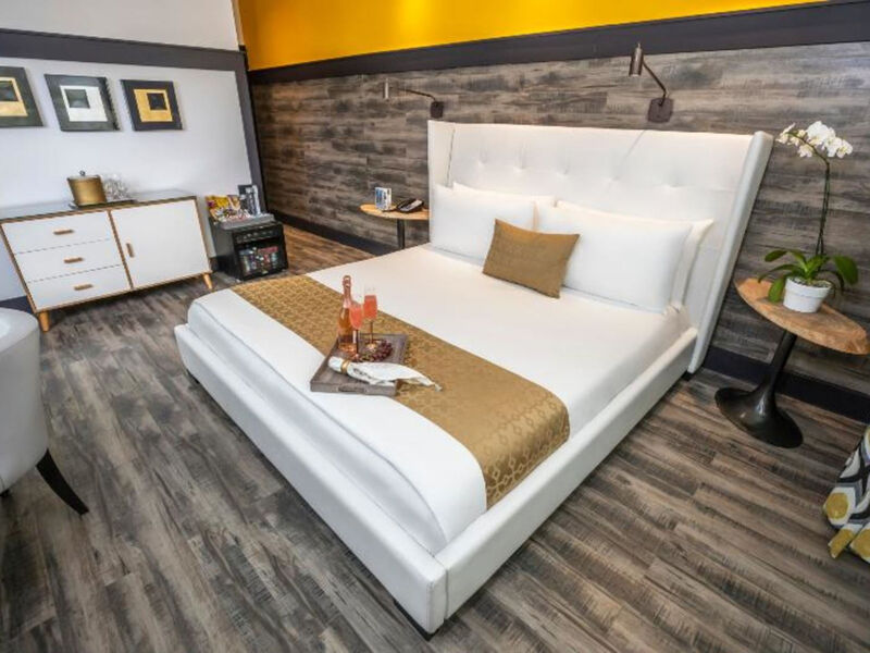Catalina Hotel