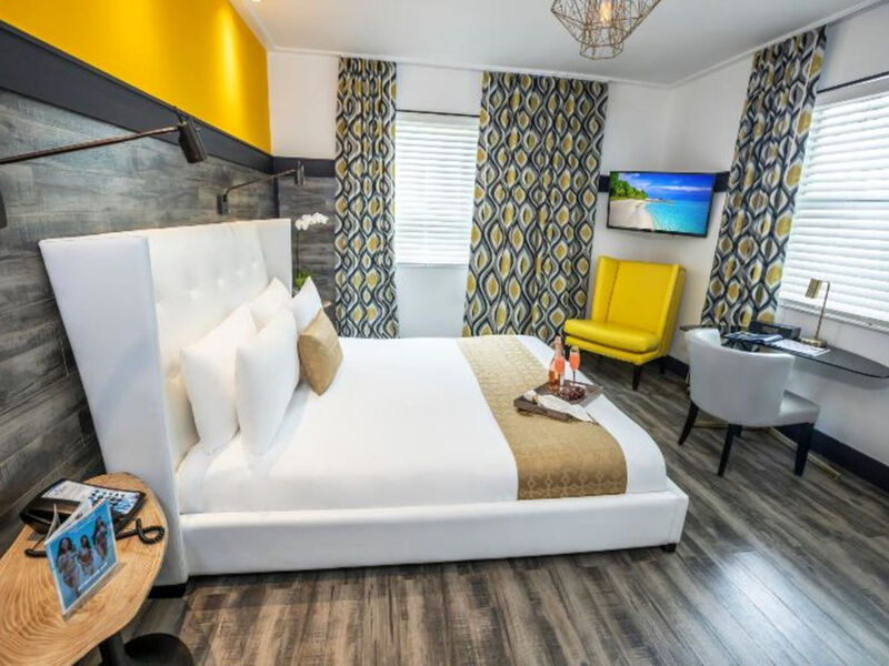 Catalina Hotel