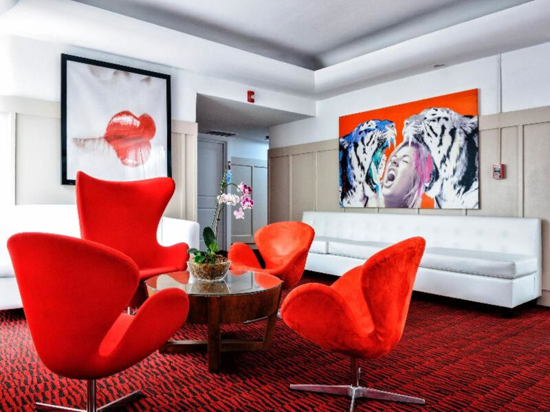 Catalina Hotel