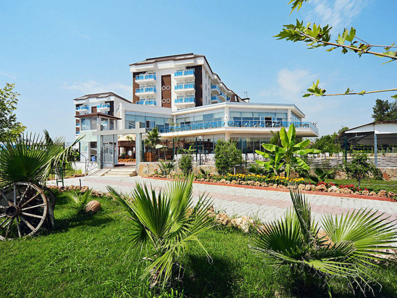 Cenger Beach Resort & Spa