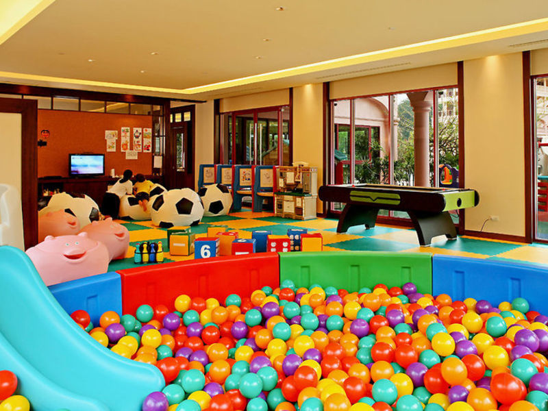 Centara Grand Beach Resort