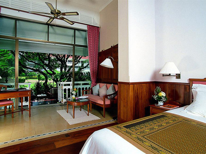 Centara Grand Beach Resort & V