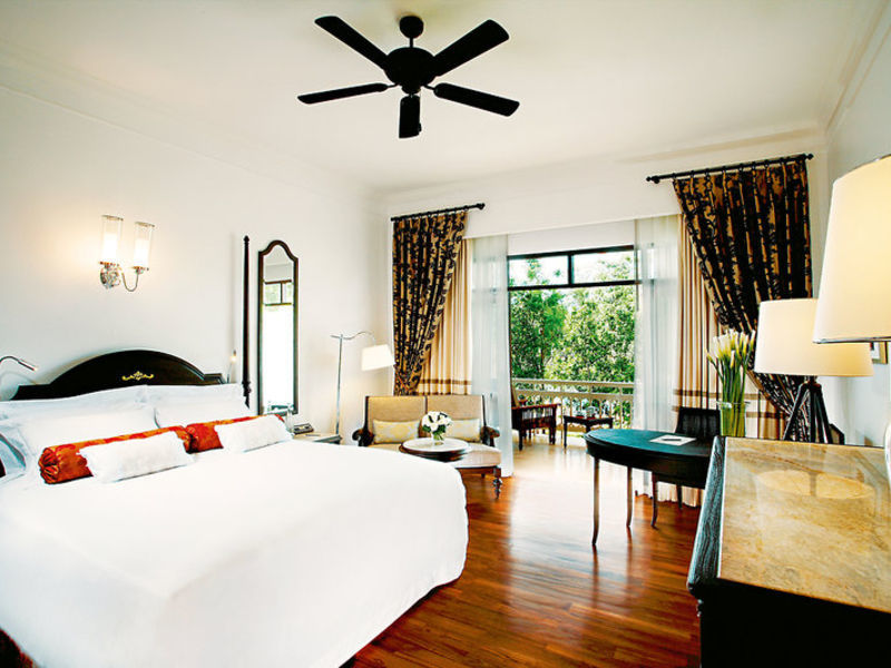 Centara Grand Beach Resort & V