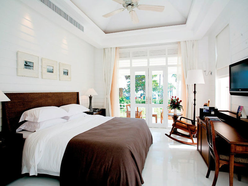 Centara Grand Beach Resort & V