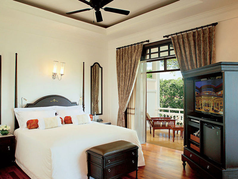 Centara Grand Beach Resort & V