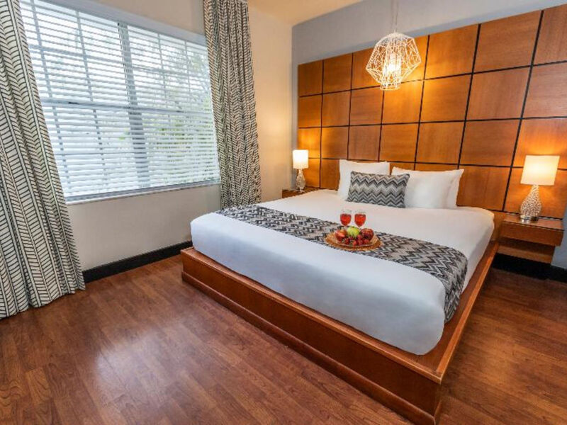 Chesterfield Hotel &Amp; Suites